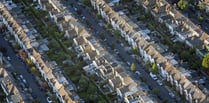  Dozens of  holiday homes in Waverley