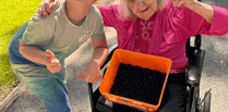 Unlikely friends go berry picking together