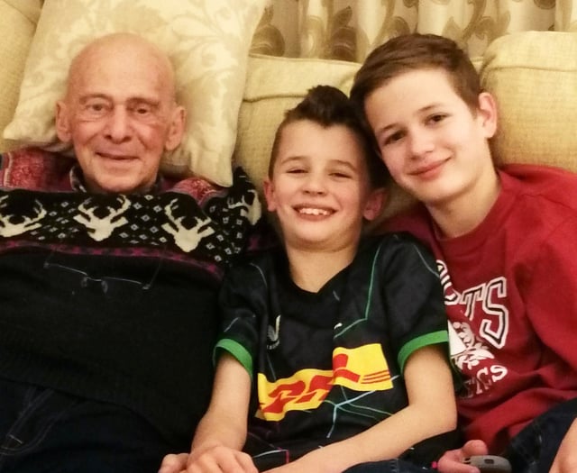 Help hospice patients like Glyn enjoy Christmas with their loved ones