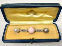 Pearl with royal provenance sells for record £71,500 in Farnham