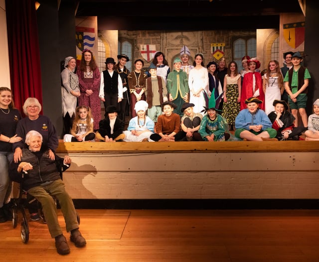 Lynchmere panto hits 75 with swashbuckling Robin Hood – oh yes it does