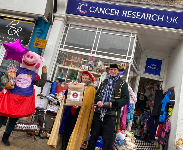 WATCH: Peppa Pig makes appearance in Petersfield for CRUK appeal