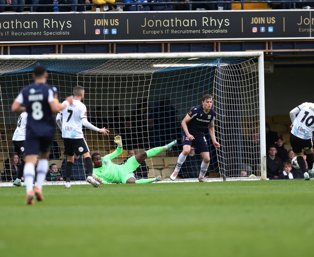 Ten-man Aldershot Town crash to loss at Southend despite bright start