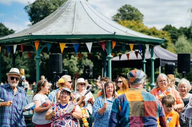 Farnham World Music Crowd Picture