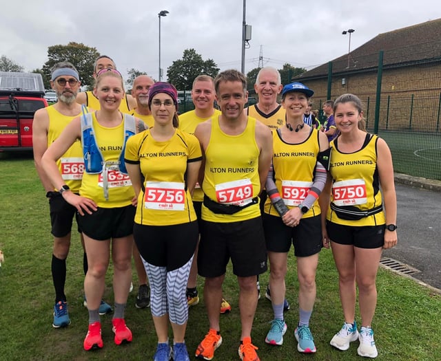 Alton Runners trio take on Solent half marathon and Run to the Sea